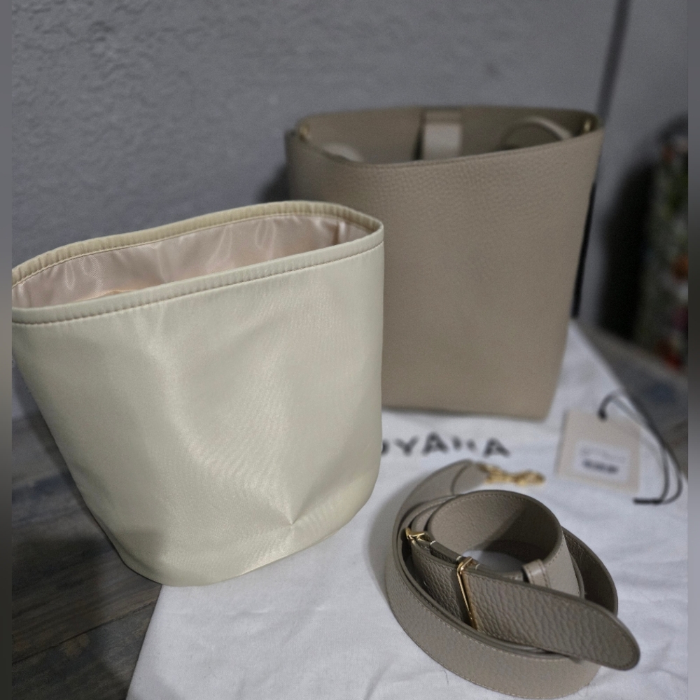 Cuyana Línea Bucket Medium Like New